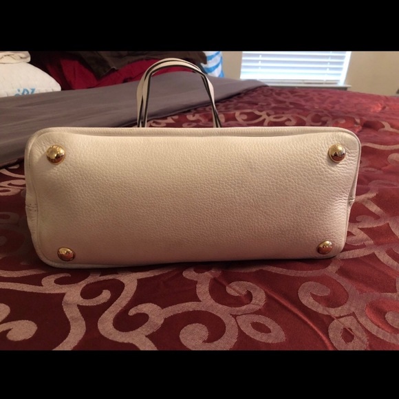 Michael Kors Large Tote and Matching Wallet - Picture 4 of 8